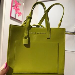 MARC JACOBS Mini Grind Tote Bag Patent Leather In Citronelle/lime green